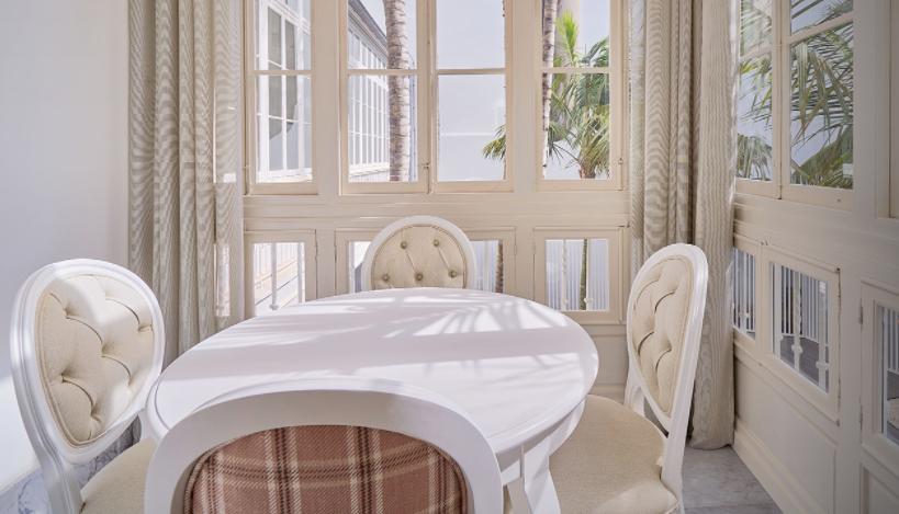 Tandem Palacio Veedor De Galeras Suites Cadiz Exterior photo