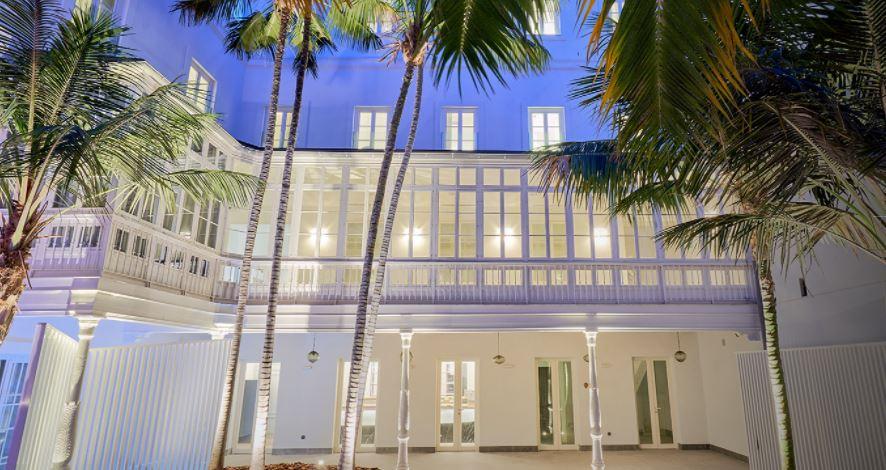 Tandem Palacio Veedor De Galeras Suites Cadiz Exterior photo